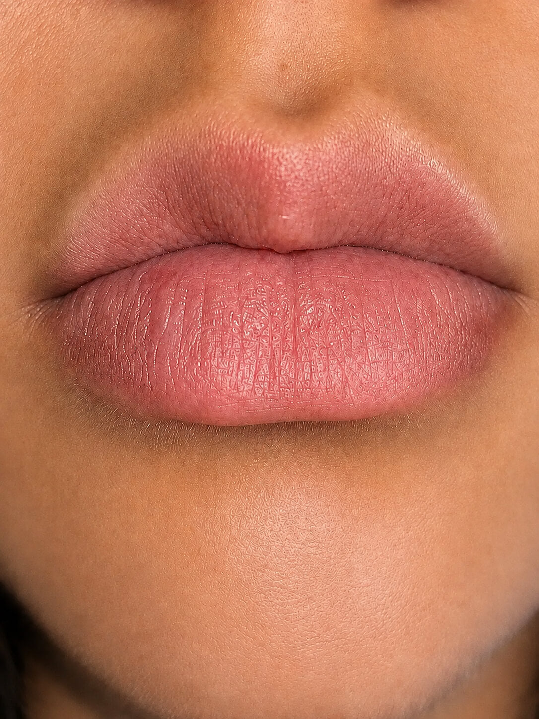 Before using LEXIAS lip oil